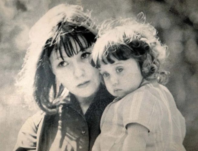Белла Ахмадулина с дочерью