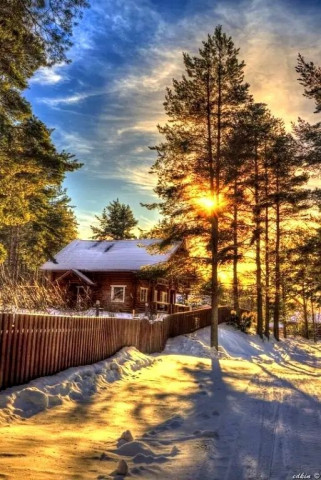Зима в деревне, снег, солнце зимой