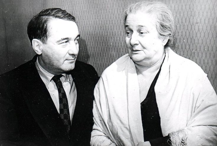Анна Ахматова и её сын Лев гумилёв