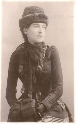 Александра Дмитриевна Бугаева, урождённая Егорова (1858—1922),
мать Андрея Белого
