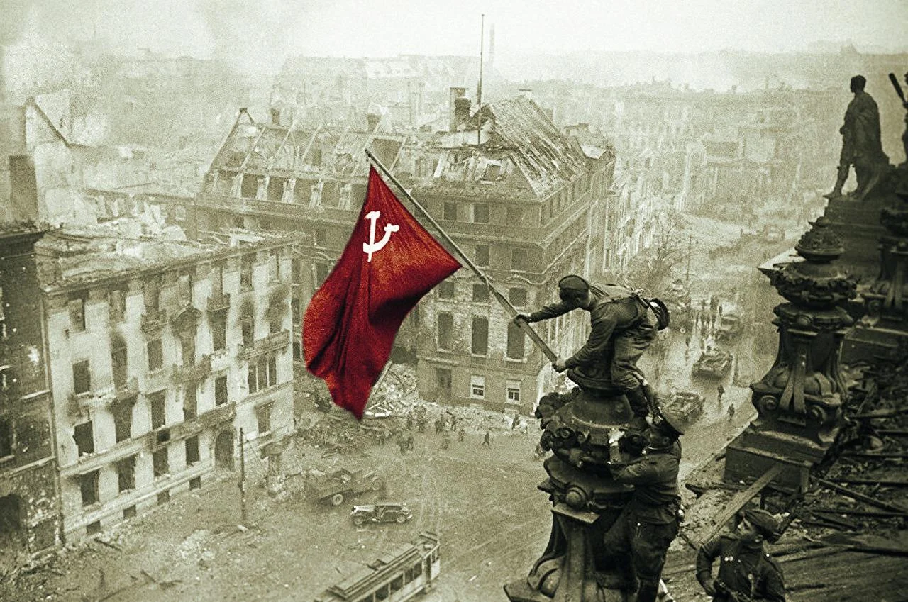 Знамя победы над рейхстагом