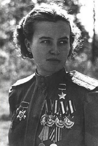 Женщины на войне 1941-1945 - Лётчица