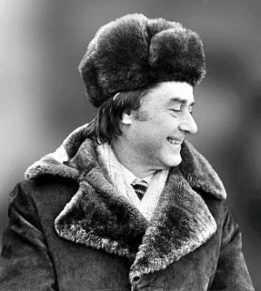 Андрей Дементьев поэт