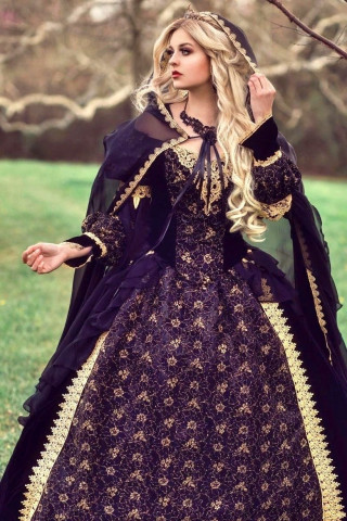 девушка в средневековом платье, старина